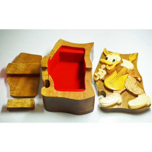 Donald Duck intarsia puzzle box 2