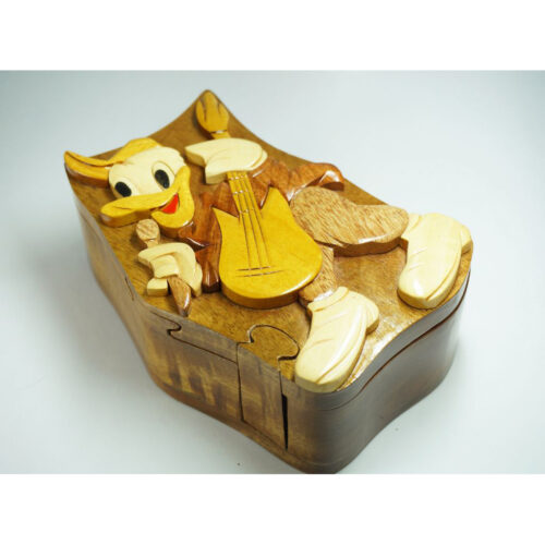 Donald Duck intarsia puzzle box